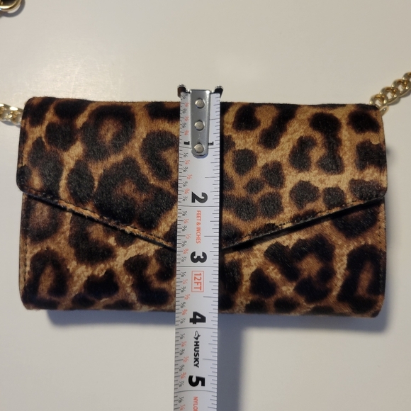 Michael Kors NWOT Leopard Print Calf Hair wallet in a chain. - Picture 10 of 11